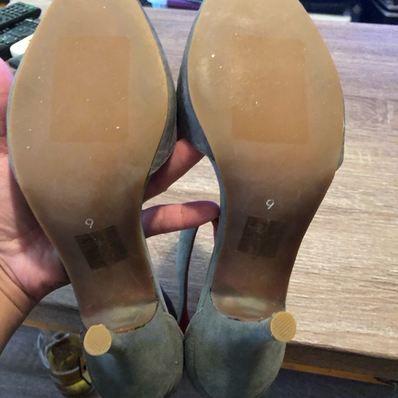 Grey Python Suede Pump - Picture 4 of 7